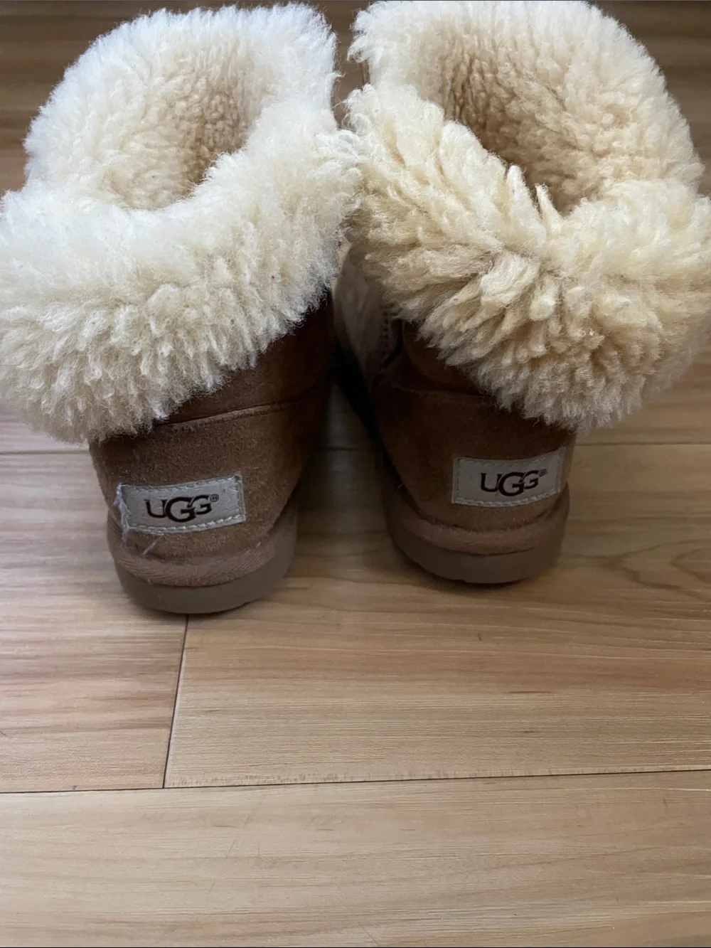 UGG Kids Chestnut Suede Shearling-Lined Boots